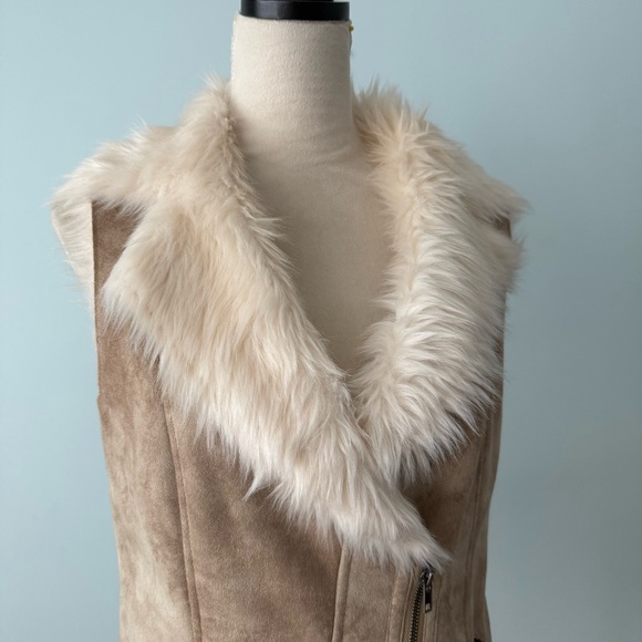 ✨ Scully Faux Shearling Suede Vest | Cream Fur Trim | Size M ✨ - Picture 2 of 12